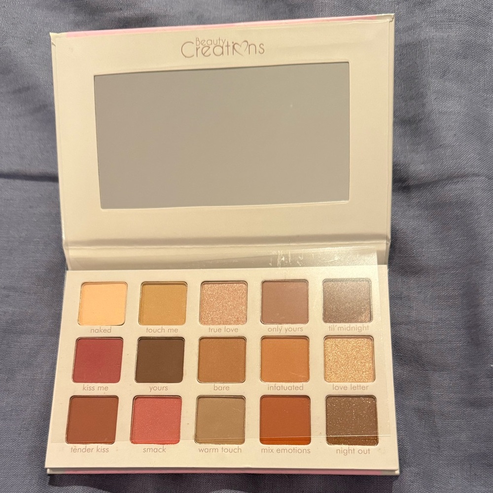 Beauty Creations Irresistible Eyeshadow Palette - Picture 3 of 4